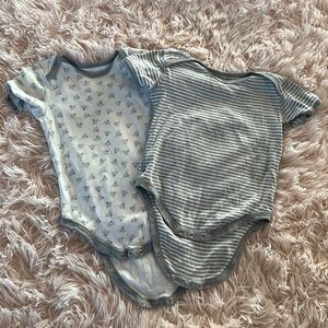 BURT’S BEES onesie set